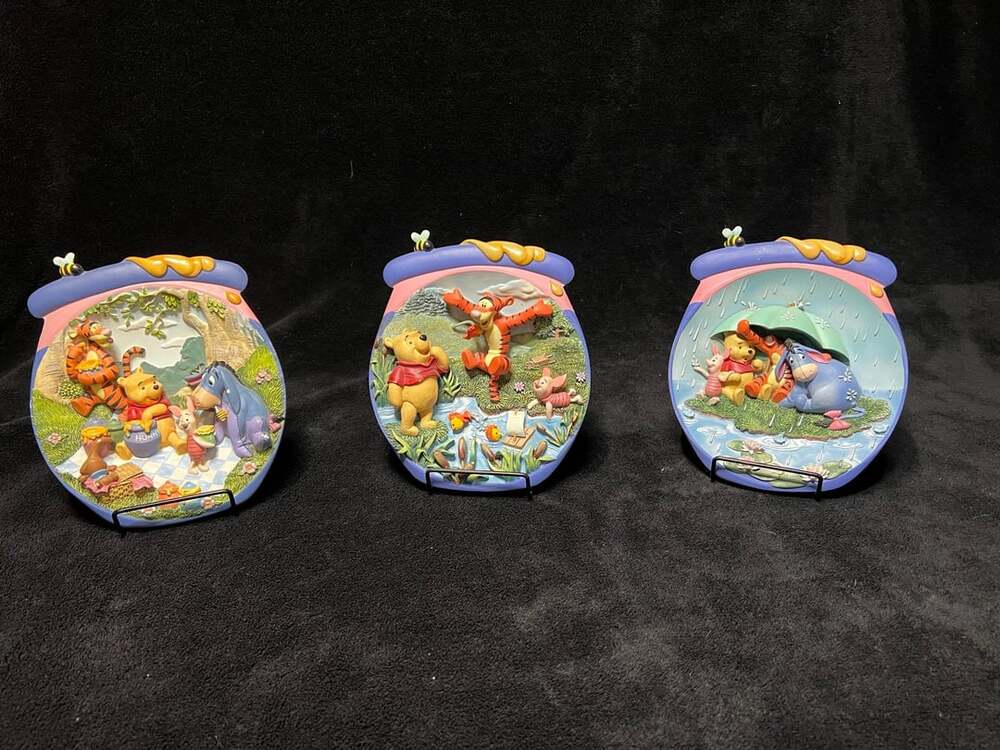 Disney Winnie the Pooh Bradford Exchange Hunny Pot Adventures 3 Plate Set